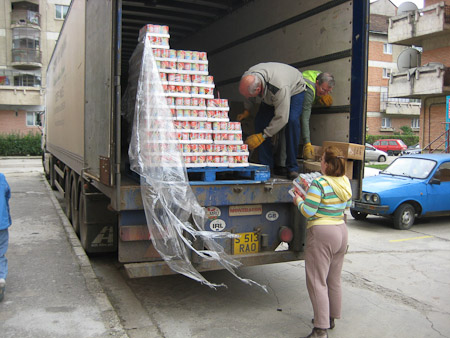 11 Helen taking delivery of soup and beans