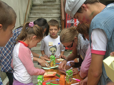 22 Shipwrecked holiday club at No 1